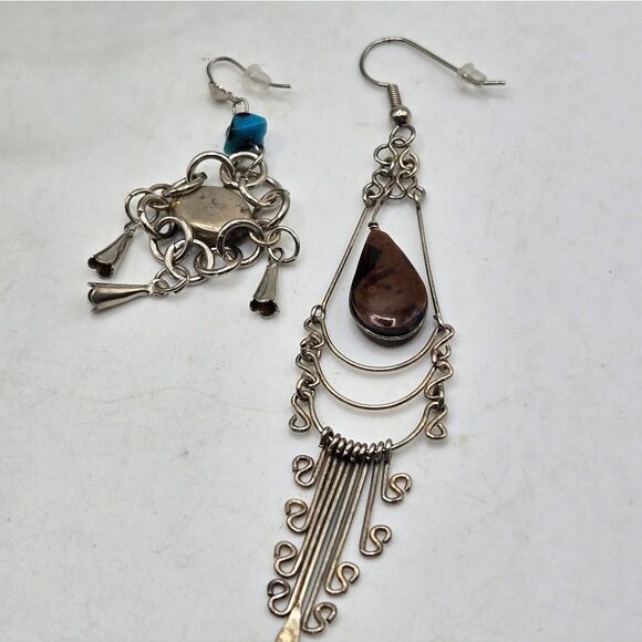 "5/$25" Mismatched Southwestern Silvertone Brown/Turquoise Dangle Earrings - Picture 7 of 8